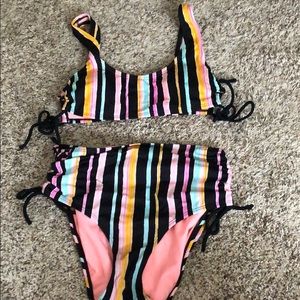 Stipped baithibg suit